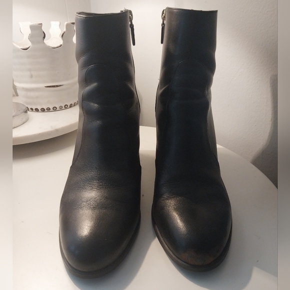 Stuart Weitzman Quinn Ankle Booties - Picture 2 of 12
